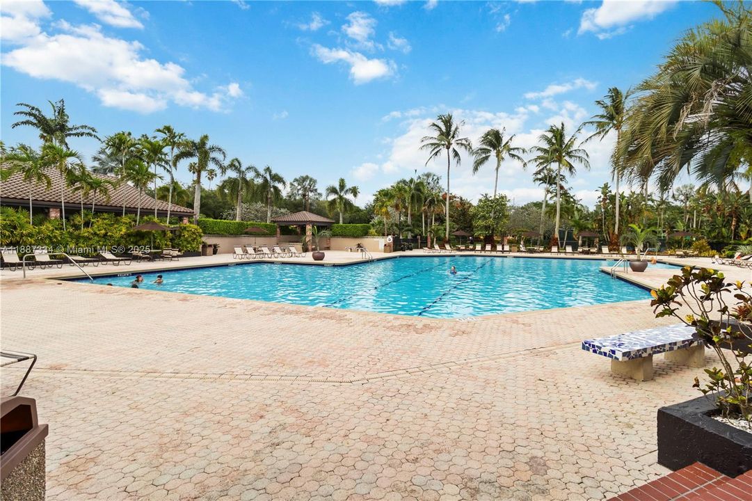 Active With Contract: $569,000 (4 beds, 2 baths, 2084 Square Feet)