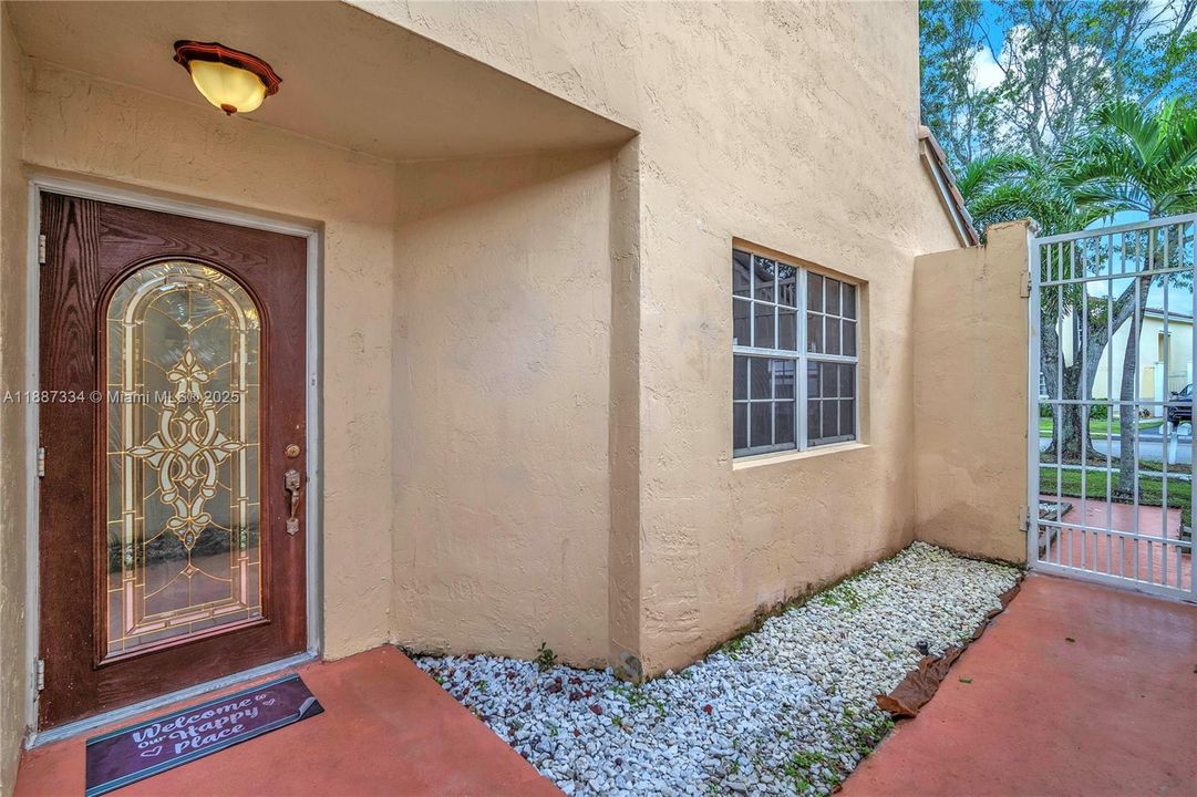 Active With Contract: $569,000 (4 beds, 2 baths, 2084 Square Feet)