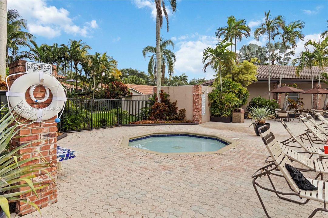 Active With Contract: $569,000 (4 beds, 2 baths, 2084 Square Feet)