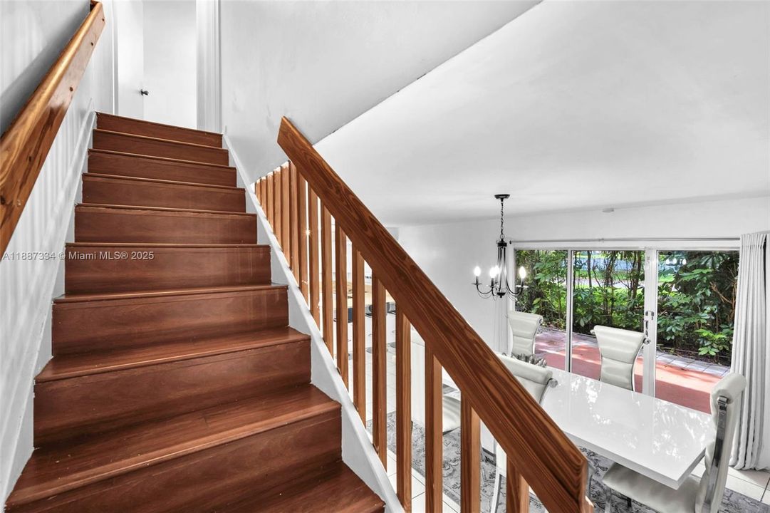 Active With Contract: $569,000 (4 beds, 2 baths, 2084 Square Feet)