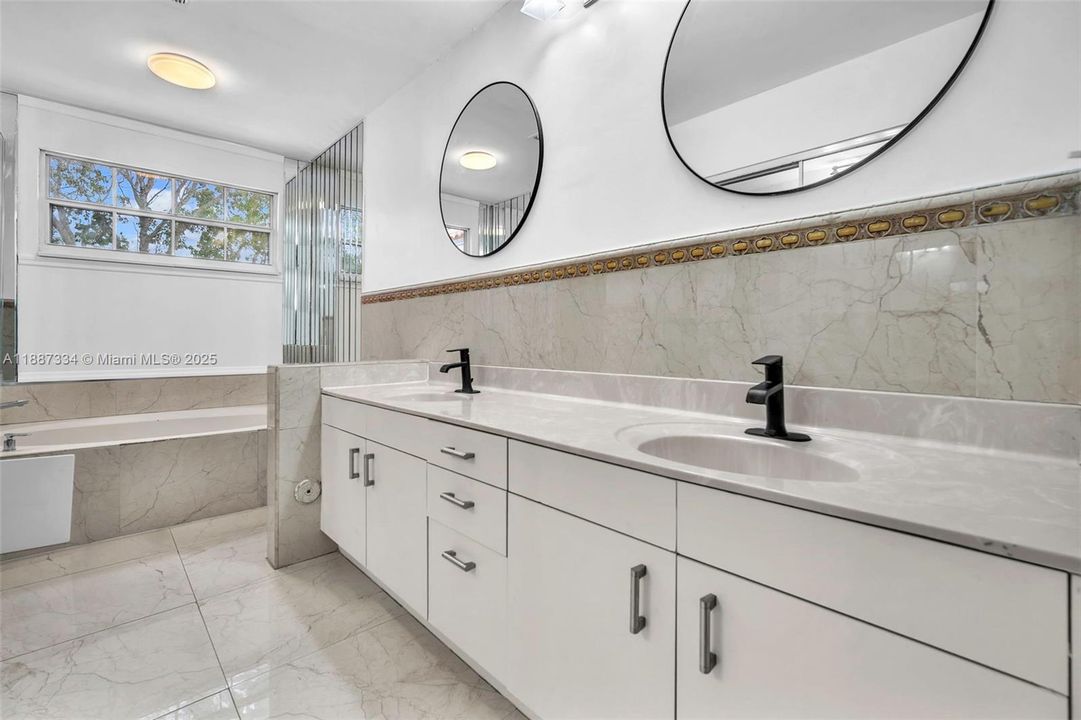 Active With Contract: $569,000 (4 beds, 2 baths, 2084 Square Feet)