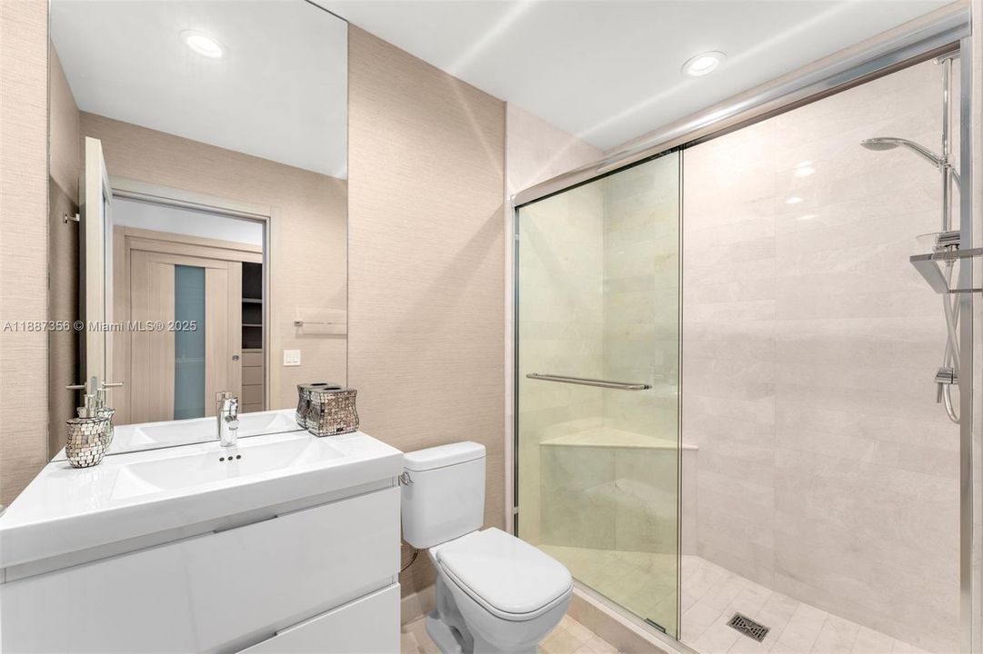 En Venta: $4,550,000 (4 camas, 4 baños, 3949 Pies cuadrados)