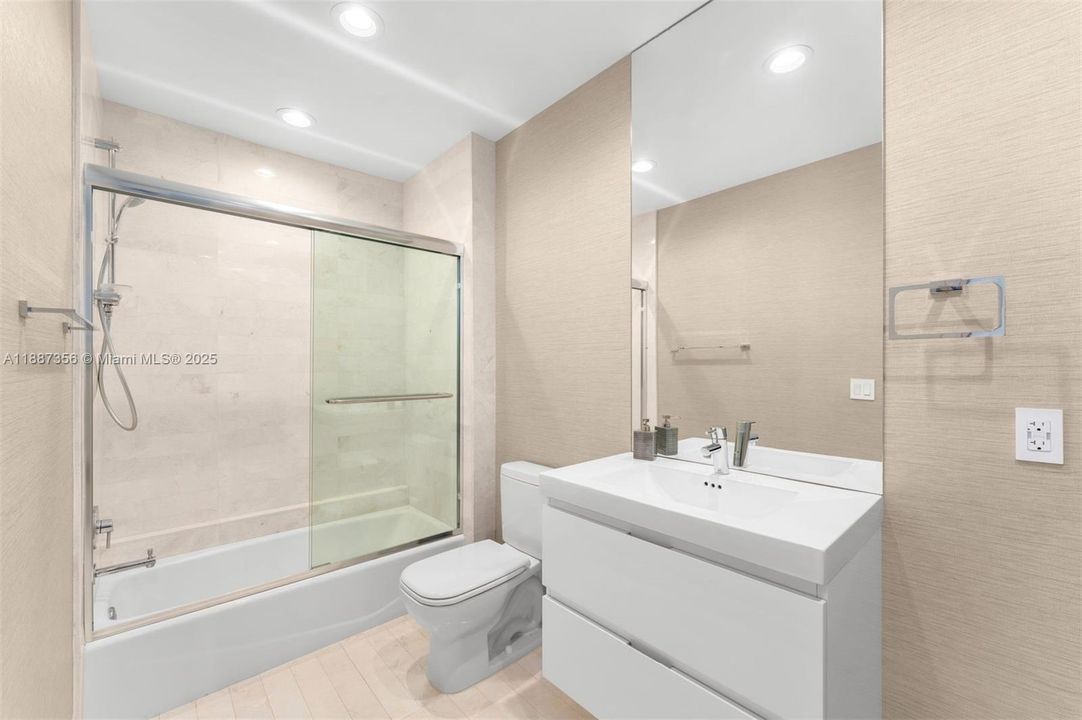 En Venta: $4,550,000 (4 camas, 4 baños, 3949 Pies cuadrados)