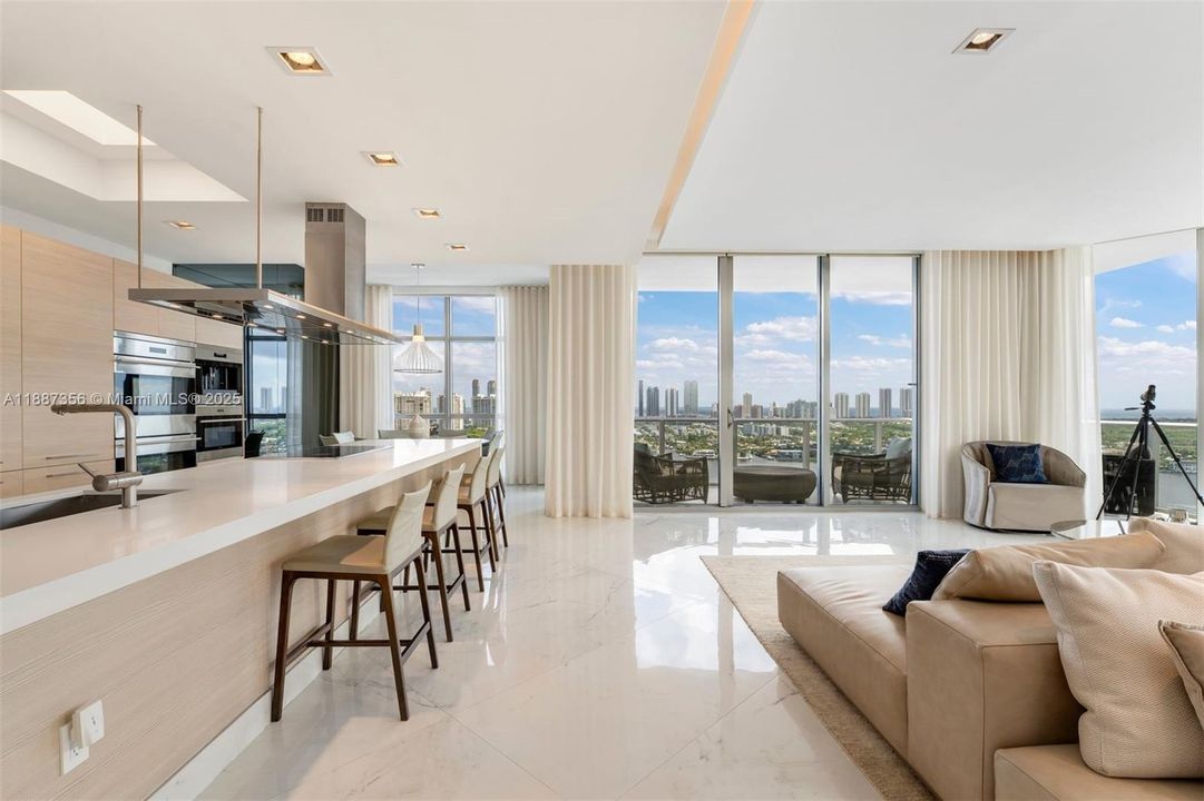 En Venta: $4,550,000 (4 camas, 4 baños, 3949 Pies cuadrados)