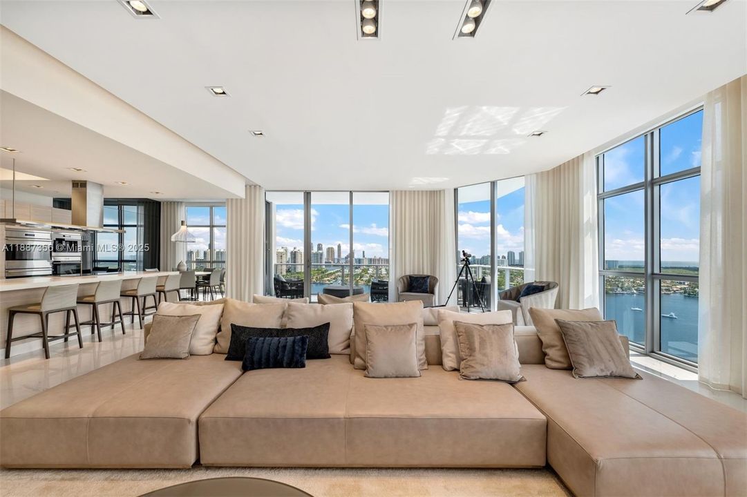 En Venta: $4,550,000 (4 camas, 4 baños, 3949 Pies cuadrados)