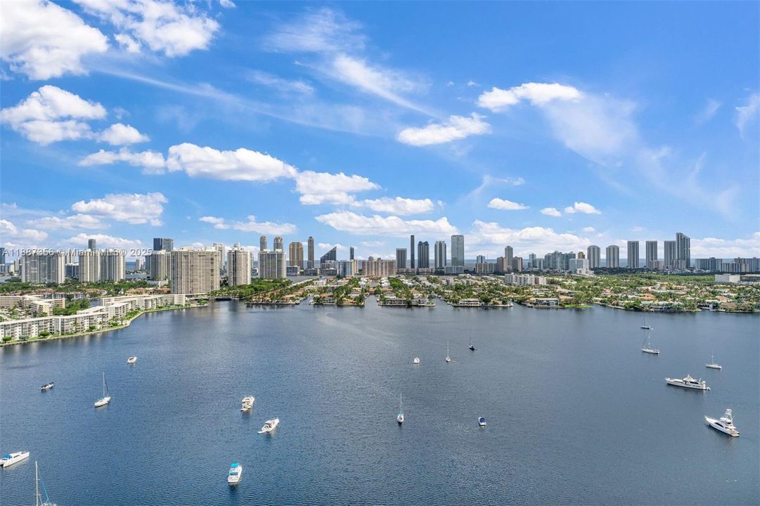 En Venta: $4,550,000 (4 camas, 4 baños, 3949 Pies cuadrados)