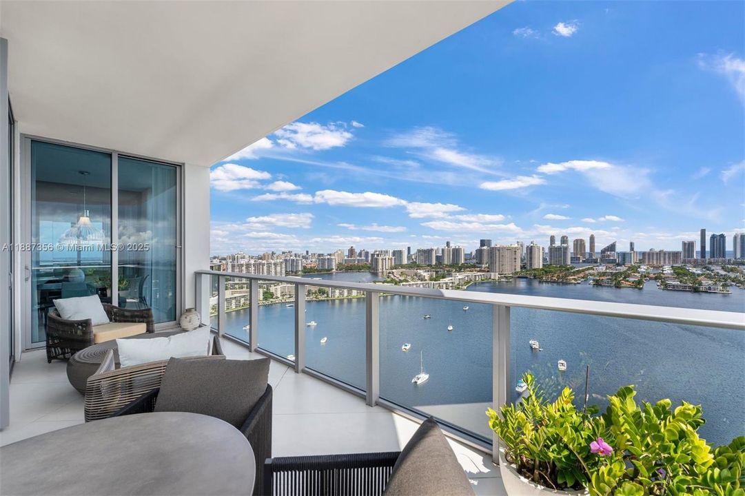 En Venta: $4,550,000 (4 camas, 4 baños, 3949 Pies cuadrados)