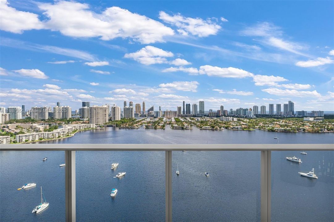 En Venta: $4,550,000 (4 camas, 4 baños, 3949 Pies cuadrados)