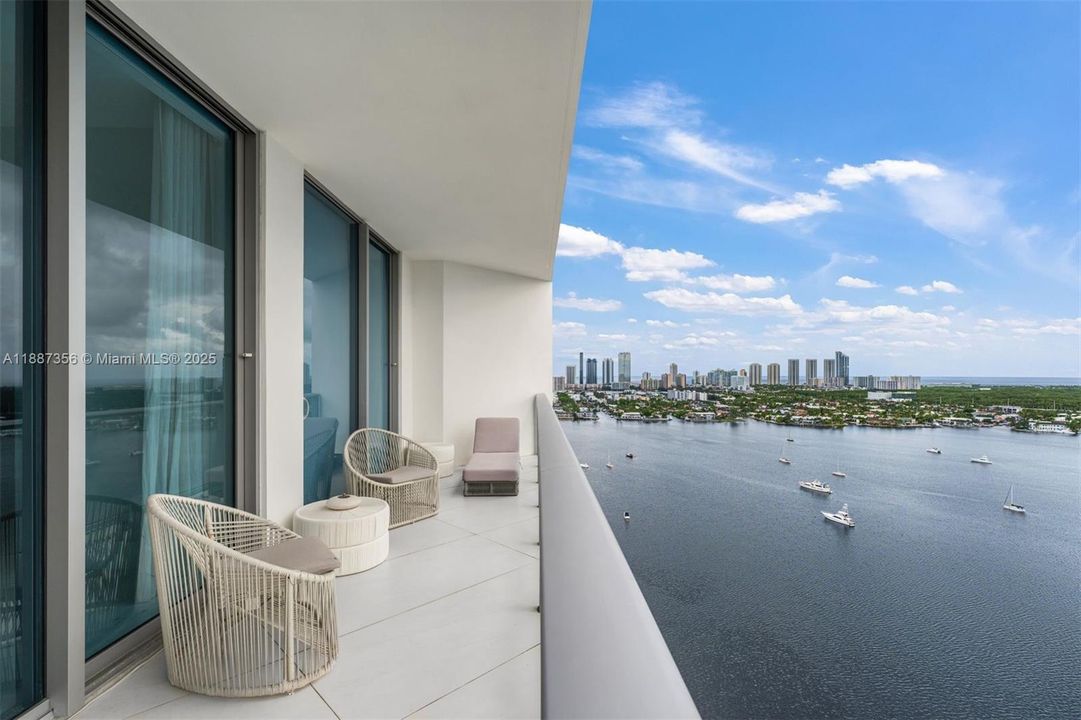 En Venta: $4,550,000 (4 camas, 4 baños, 3949 Pies cuadrados)