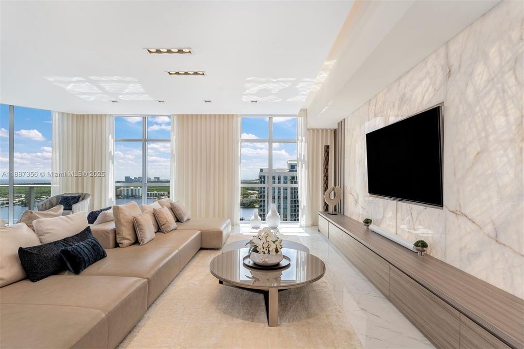 En Venta: $4,550,000 (4 camas, 4 baños, 3949 Pies cuadrados)