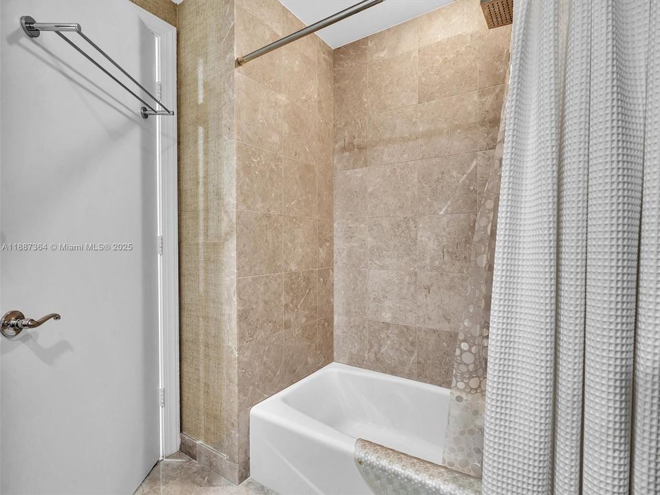 В аренду: $12,000 (3 спален, 3 ванн, 2623 Квадратных фут)