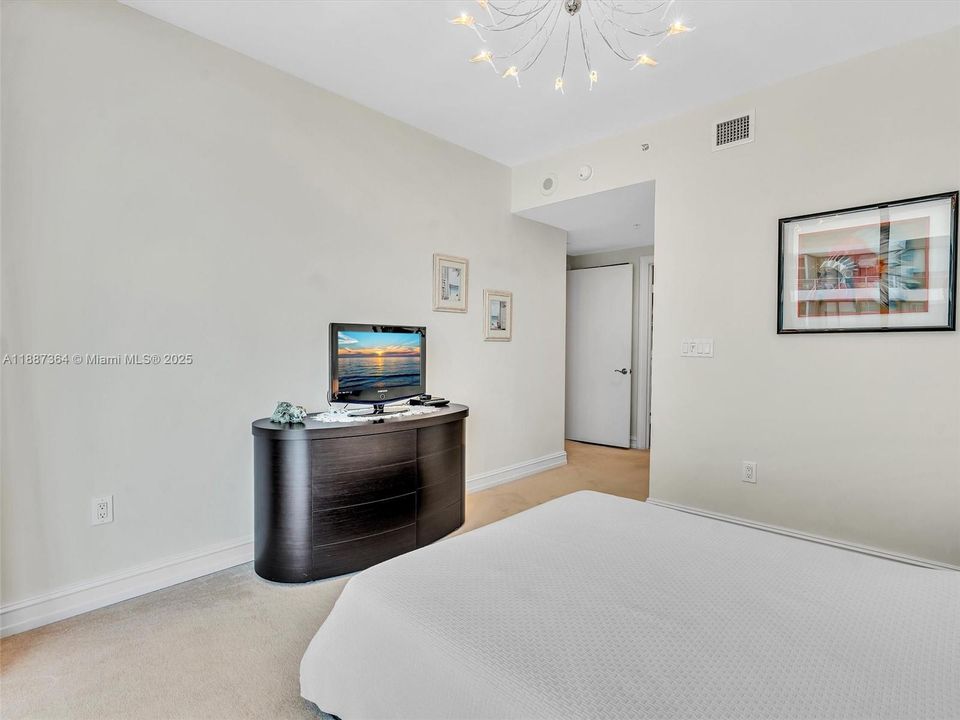 В аренду: $12,000 (3 спален, 3 ванн, 2623 Квадратных фут)