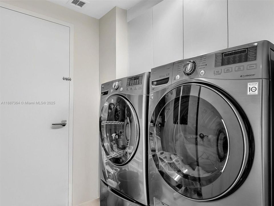 В аренду: $12,000 (3 спален, 3 ванн, 2623 Квадратных фут)