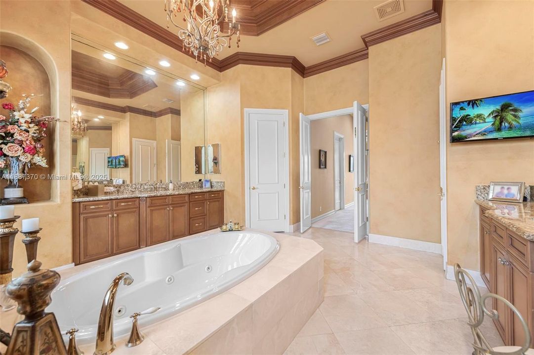 Active With Contract: $1,999,999 (5 beds, 5 baths, 4556 Square Feet)