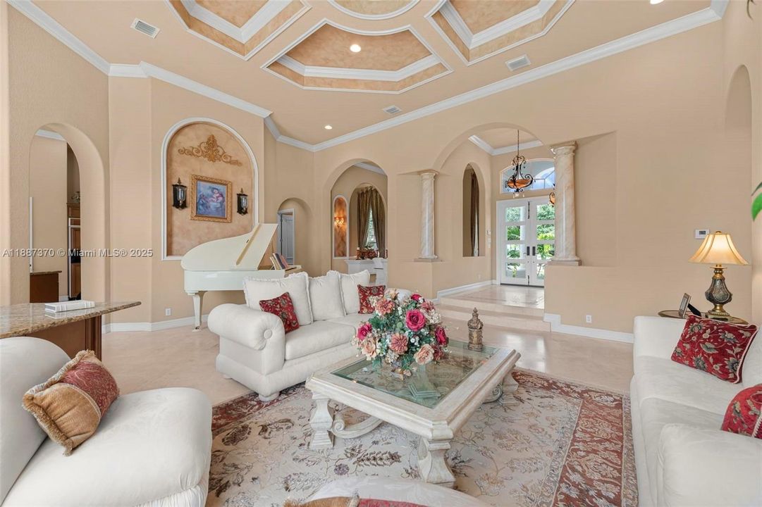 Active With Contract: $1,999,999 (5 beds, 5 baths, 4556 Square Feet)