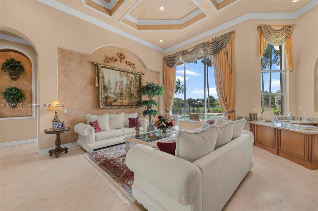 Active With Contract: $1,999,999 (5 beds, 5 baths, 4556 Square Feet)