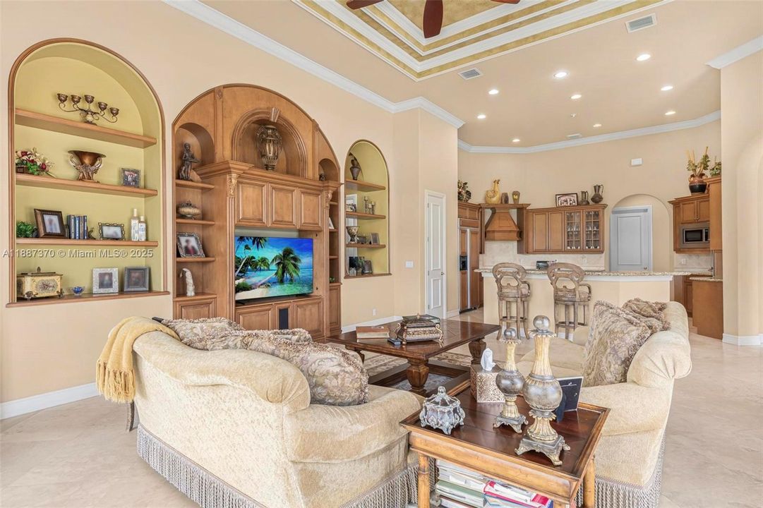 Active With Contract: $1,999,999 (5 beds, 5 baths, 4556 Square Feet)