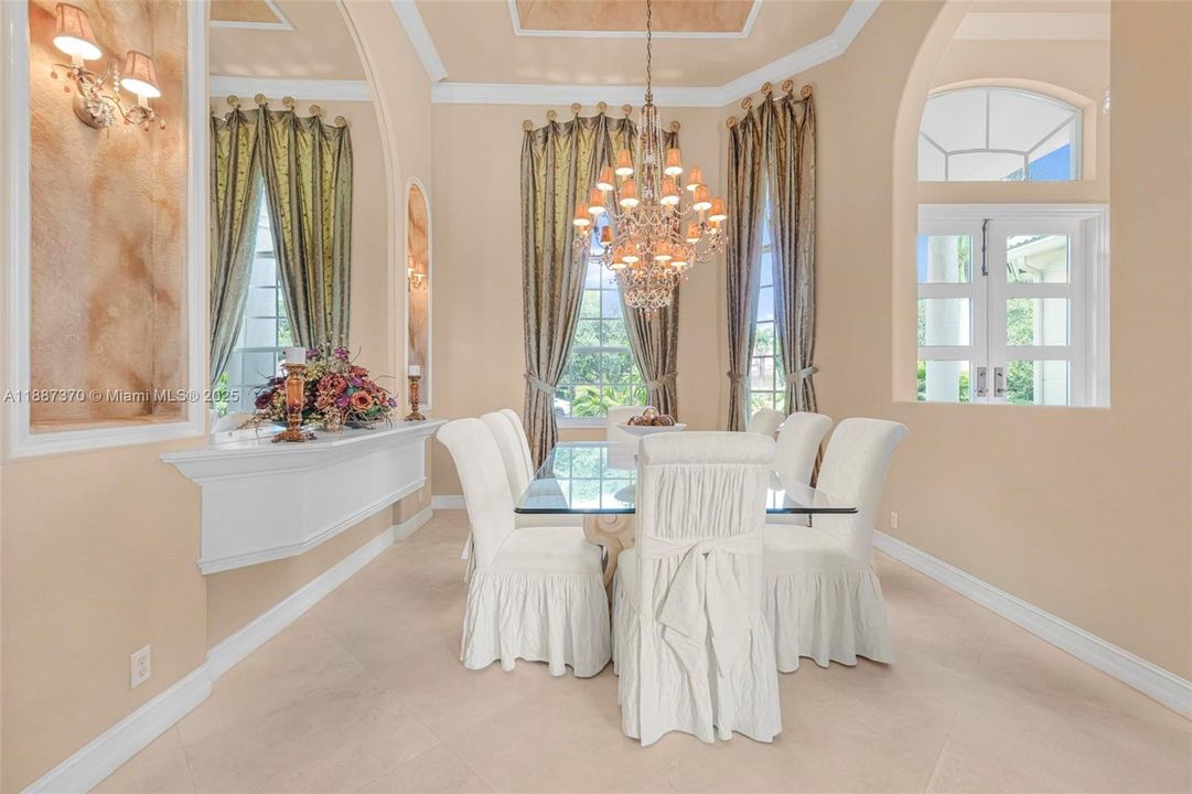 Active With Contract: $1,999,999 (5 beds, 5 baths, 4556 Square Feet)