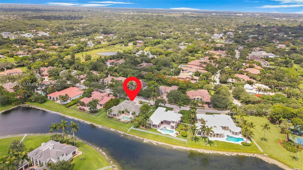 Active With Contract: $1,999,999 (5 beds, 5 baths, 4556 Square Feet)