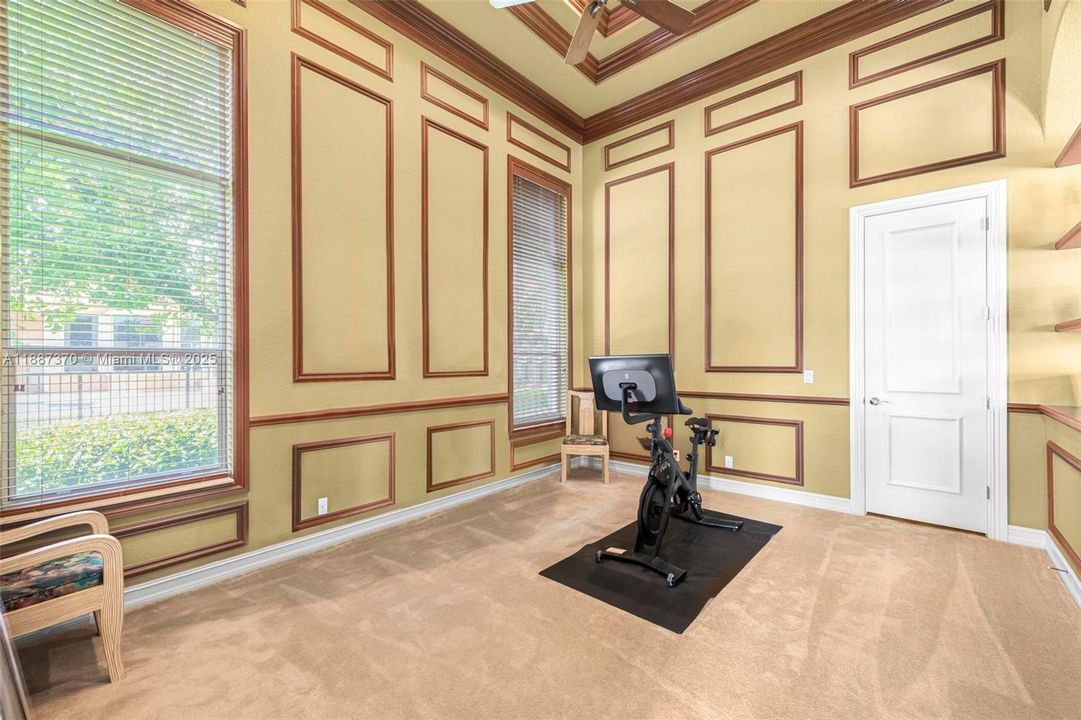 Active With Contract: $1,999,999 (5 beds, 5 baths, 4556 Square Feet)