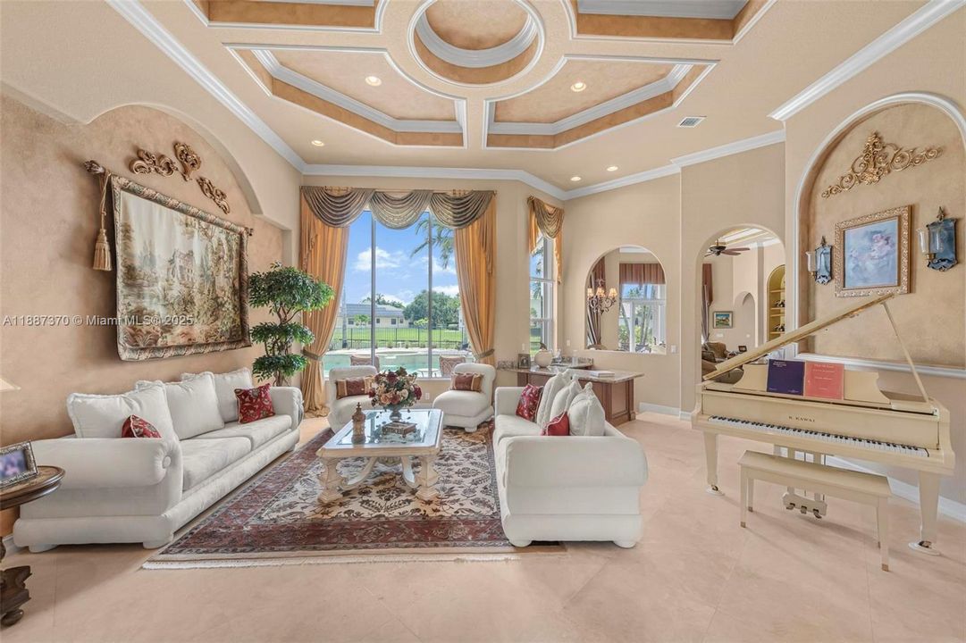 Active With Contract: $1,999,999 (5 beds, 5 baths, 4556 Square Feet)