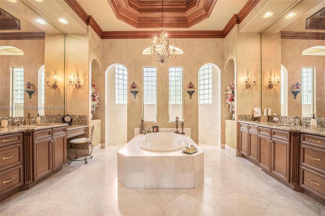 Active With Contract: $1,999,999 (5 beds, 5 baths, 4556 Square Feet)