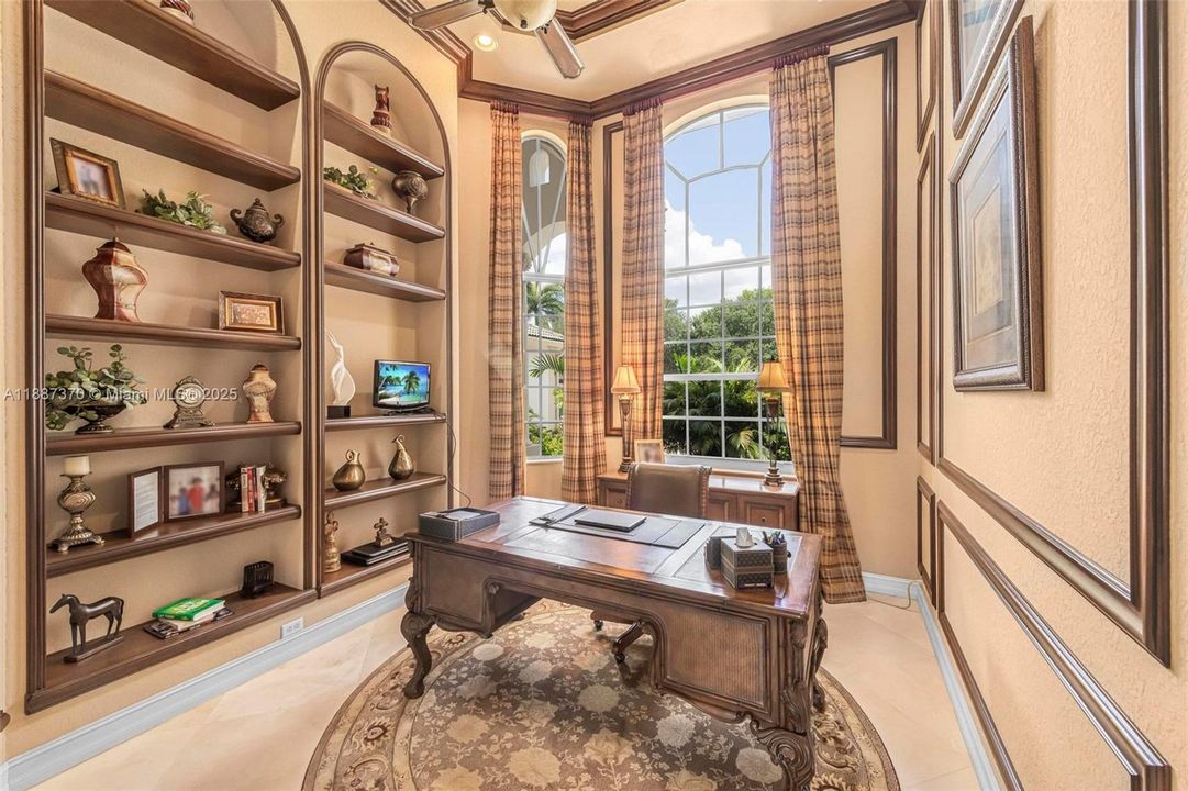 Active With Contract: $1,999,999 (5 beds, 5 baths, 4556 Square Feet)