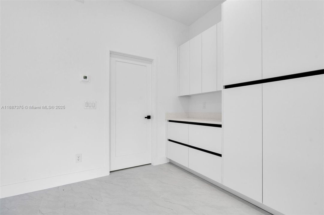 En Venta: $370,000 (3 camas, 2 baños, 0 Pies cuadrados)