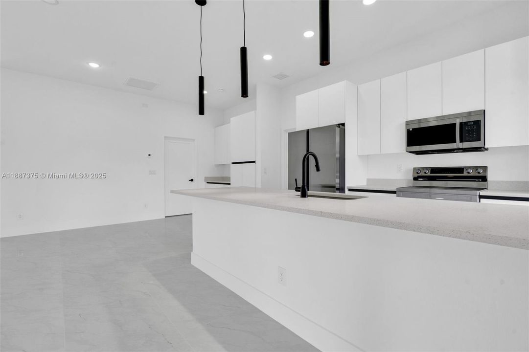 En Venta: $370,000 (3 camas, 2 baños, 0 Pies cuadrados)