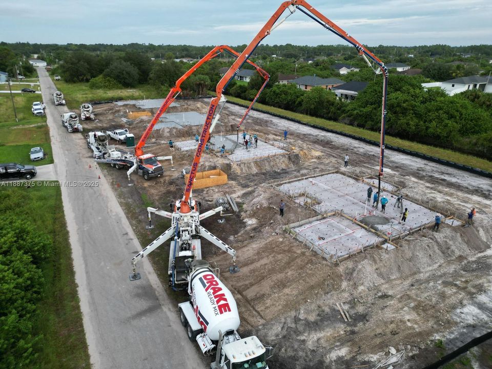 En Venta: $370,000 (3 camas, 2 baños, 0 Pies cuadrados)