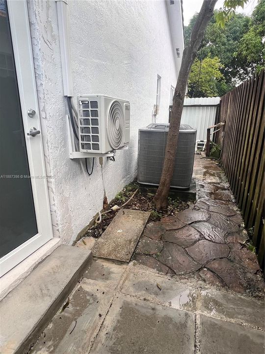 For Rent: $1,150 (1 beds, 1 baths, 1461 Square Feet)