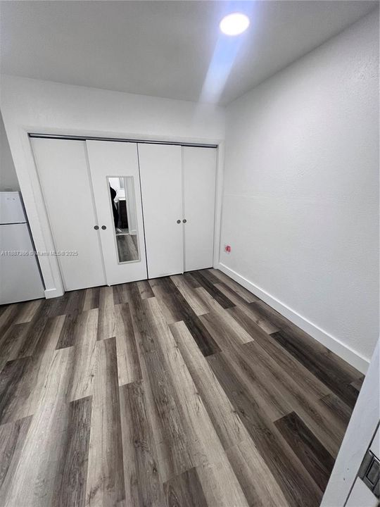 For Rent: $1,150 (1 beds, 1 baths, 1461 Square Feet)