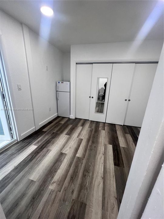 For Rent: $1,150 (1 beds, 1 baths, 1461 Square Feet)