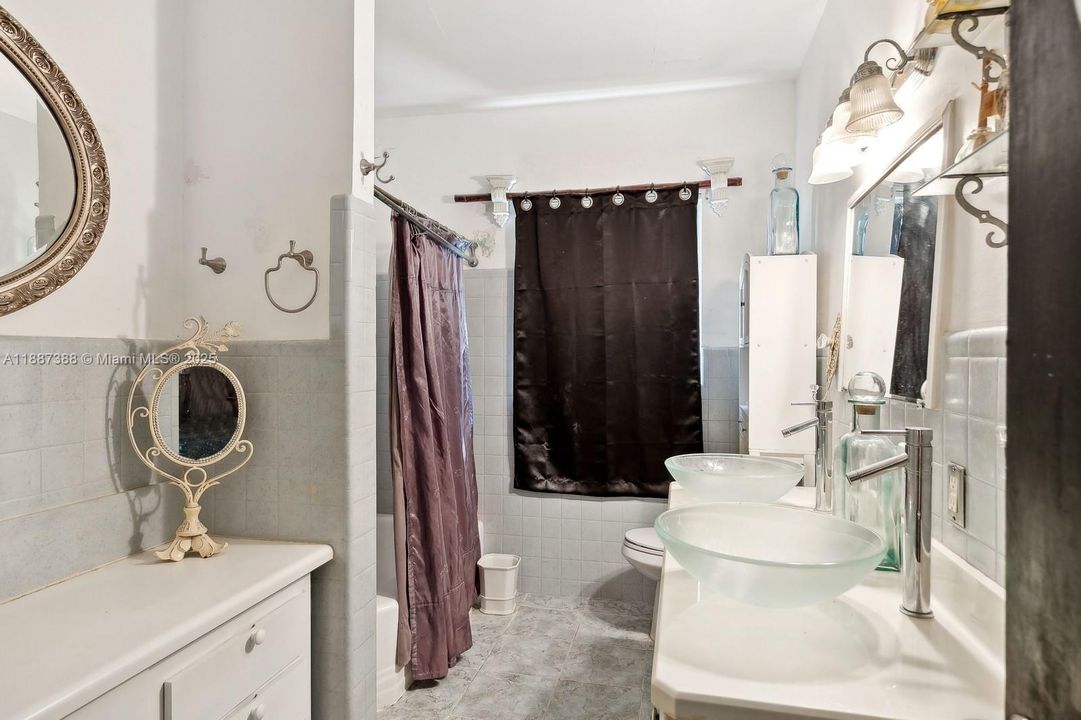 For Sale: $940,000 (4 beds, 2 baths, 3153 Square Feet)
