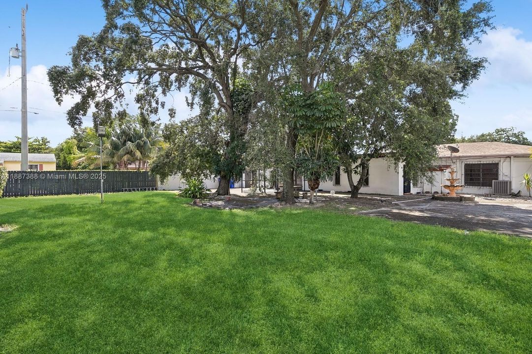 For Sale: $940,000 (4 beds, 2 baths, 3153 Square Feet)
