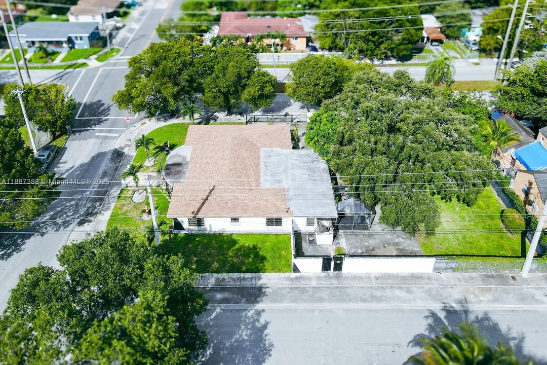 For Sale: $940,000 (4 beds, 2 baths, 3153 Square Feet)