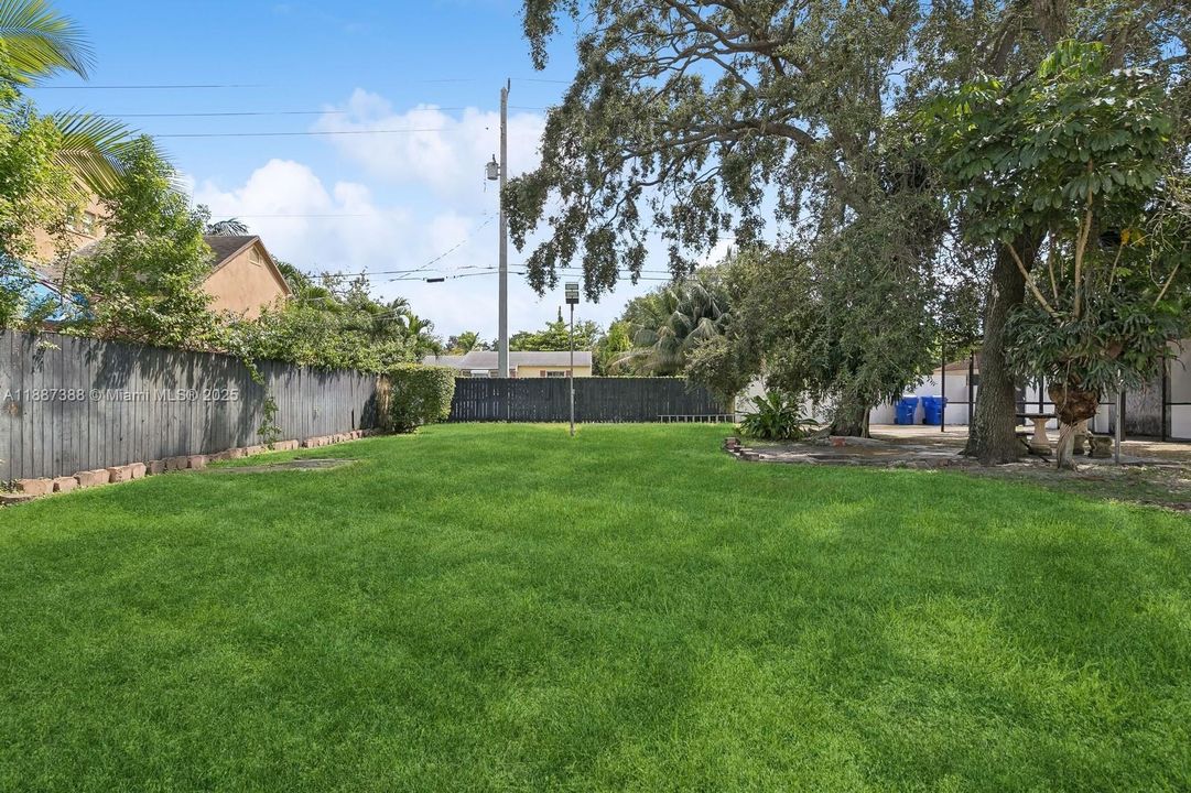 For Sale: $940,000 (4 beds, 2 baths, 3153 Square Feet)