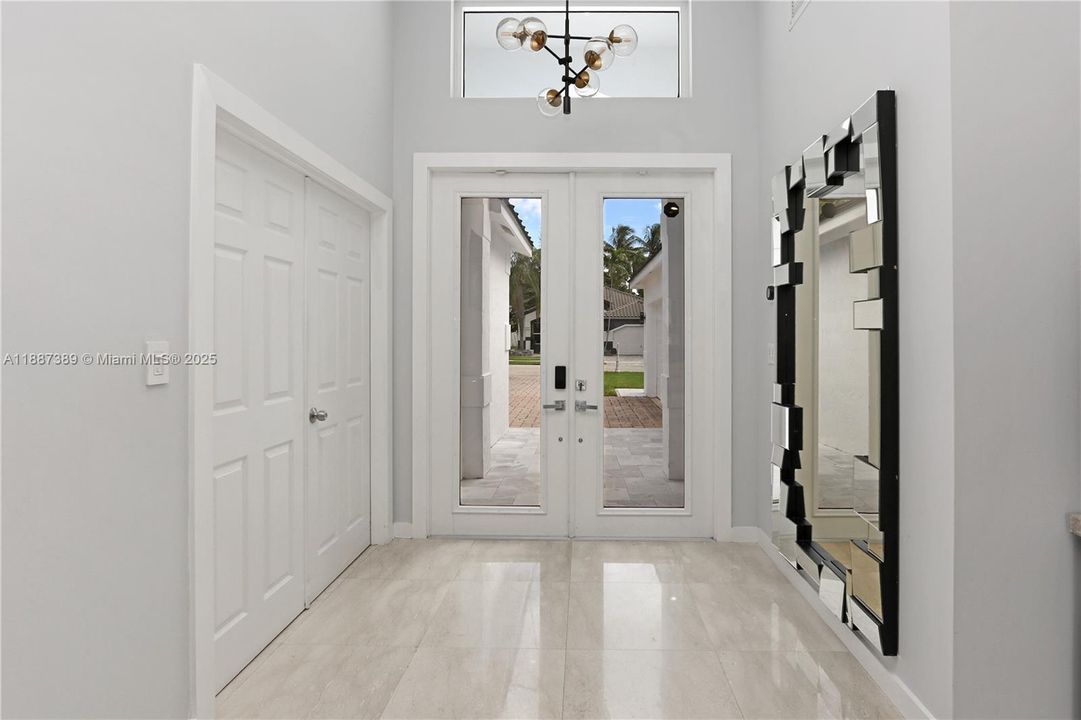 合同活跃: $7,000 (3 贝兹, 2 浴室, 2010 平方英尺)