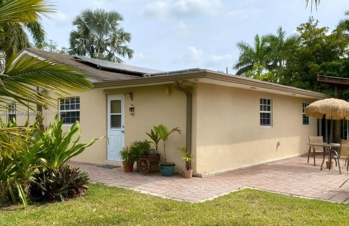 #3 SEPERATE ENTRANCE TO BEDROOM SUITE. ENTRY FROM THE INTERIOR OF THE HOUSE & EXTERIOR.