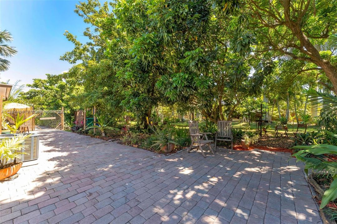 Sitting area's off of the meandering pathways allows a nice walk thru out LA CHAKANA.