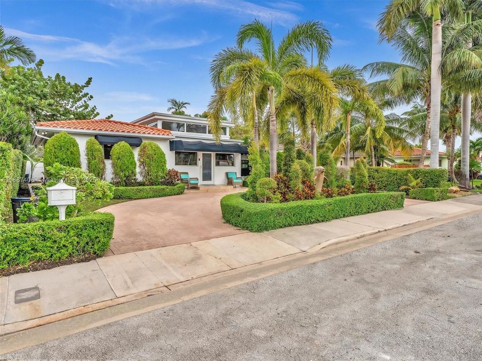 En Venta: $1,395,000 (3 camas, 2 baños, 2273 Pies cuadrados)