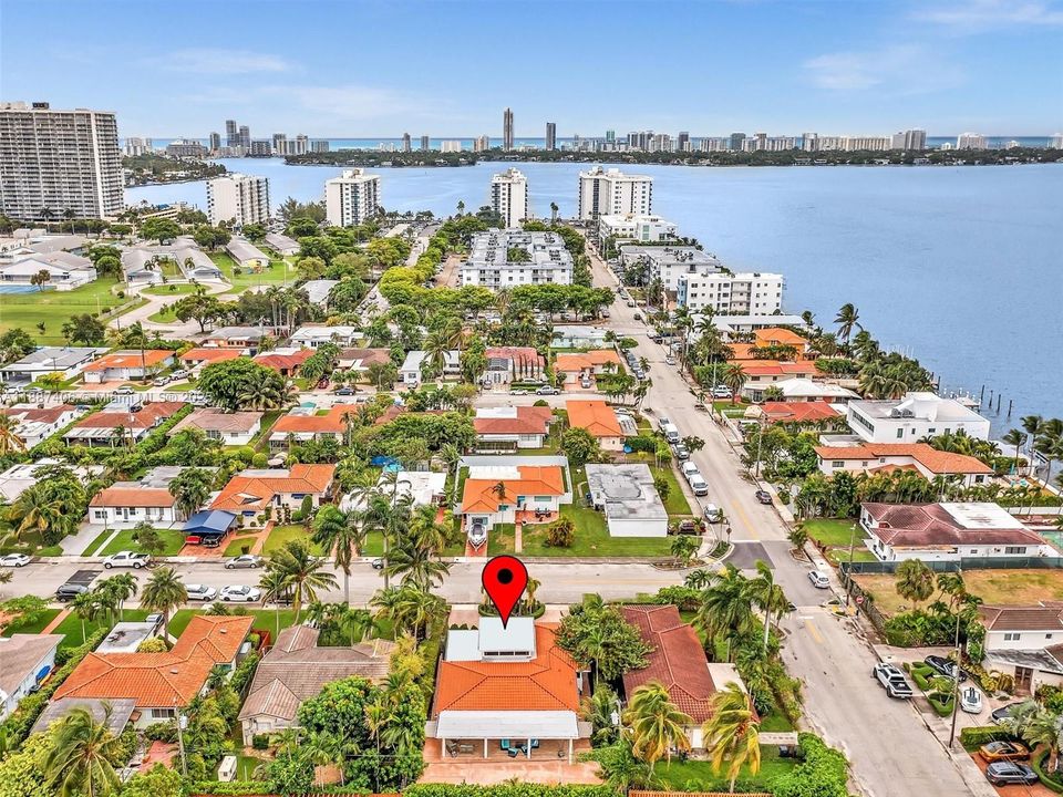 En Venta: $1,395,000 (3 camas, 2 baños, 2273 Pies cuadrados)