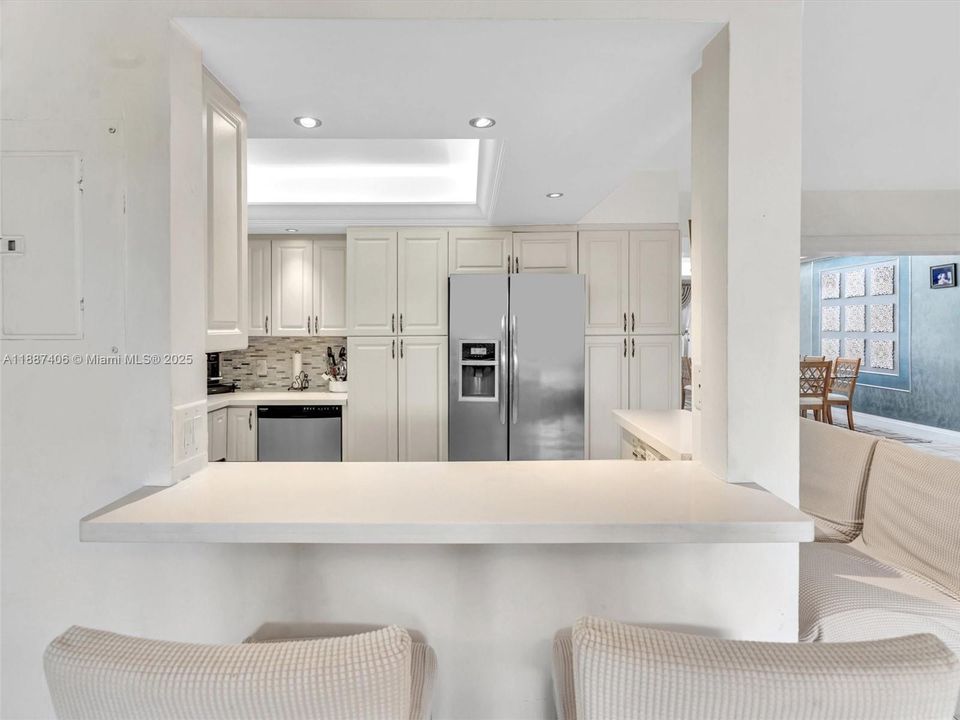 En Venta: $1,395,000 (3 camas, 2 baños, 2273 Pies cuadrados)