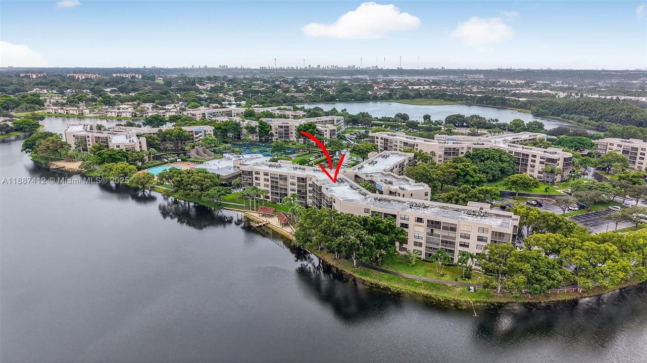 待售: $135,000 (1 贝兹, 1 浴室, 773 平方英尺)