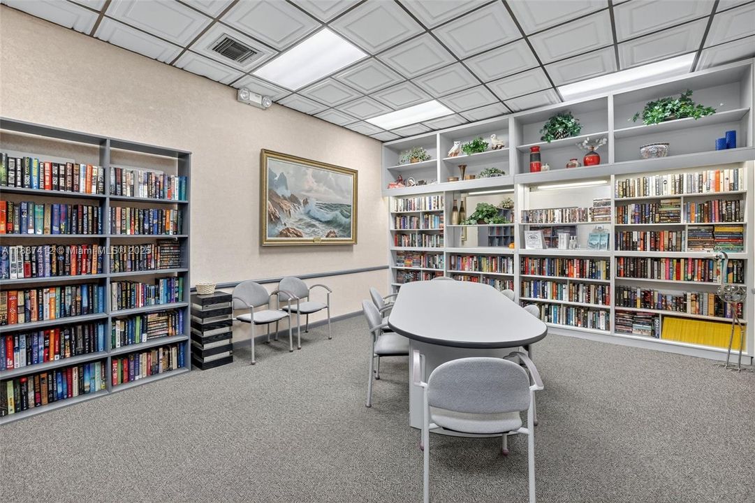 待售: $135,000 (1 贝兹, 1 浴室, 773 平方英尺)