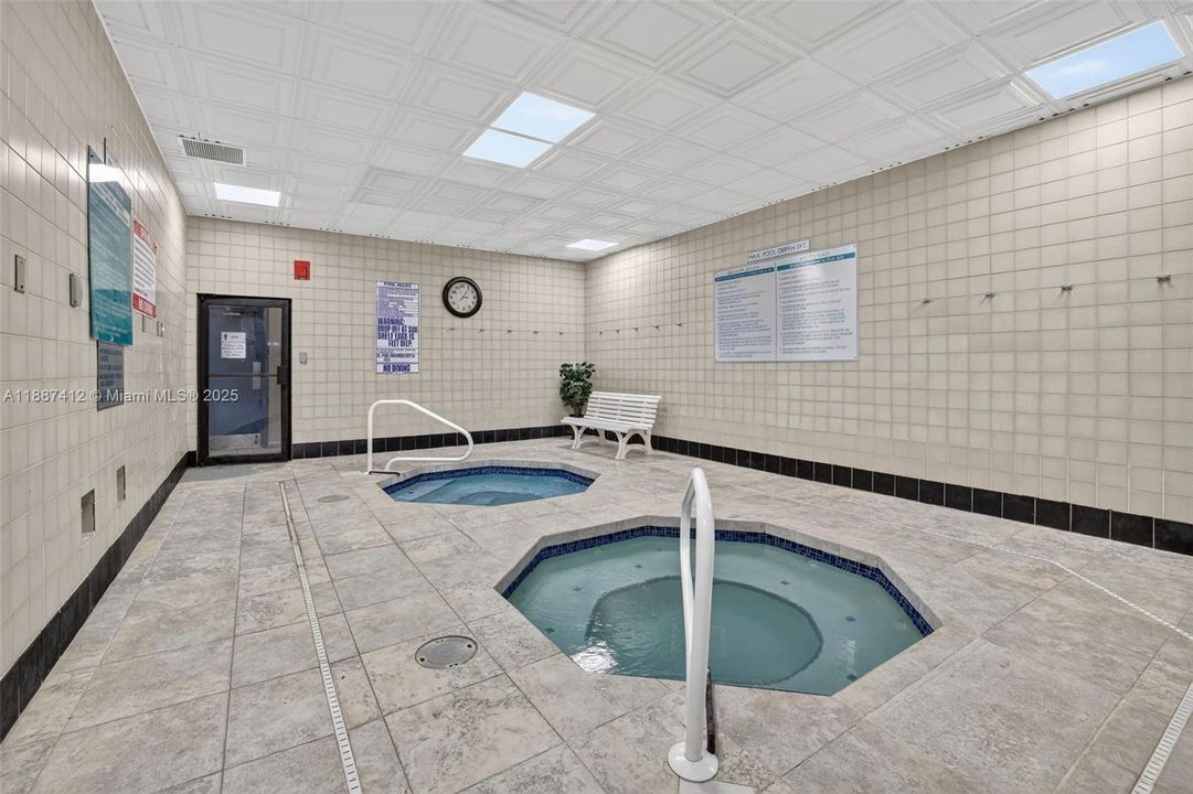 待售: $135,000 (1 贝兹, 1 浴室, 773 平方英尺)