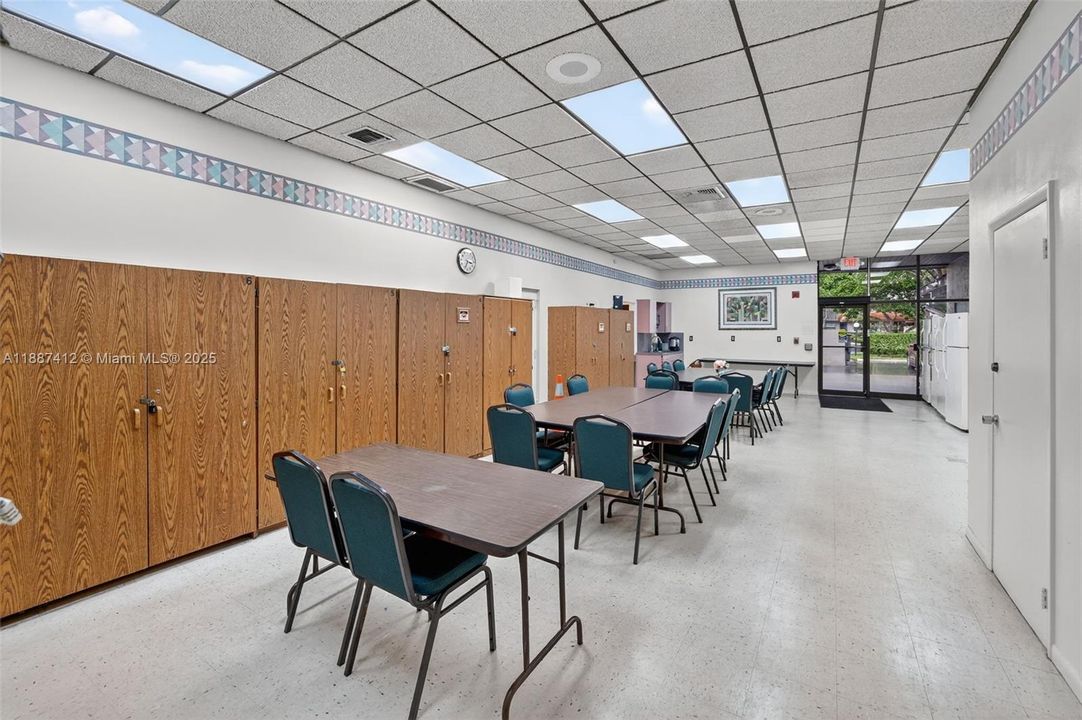 待售: $135,000 (1 贝兹, 1 浴室, 773 平方英尺)