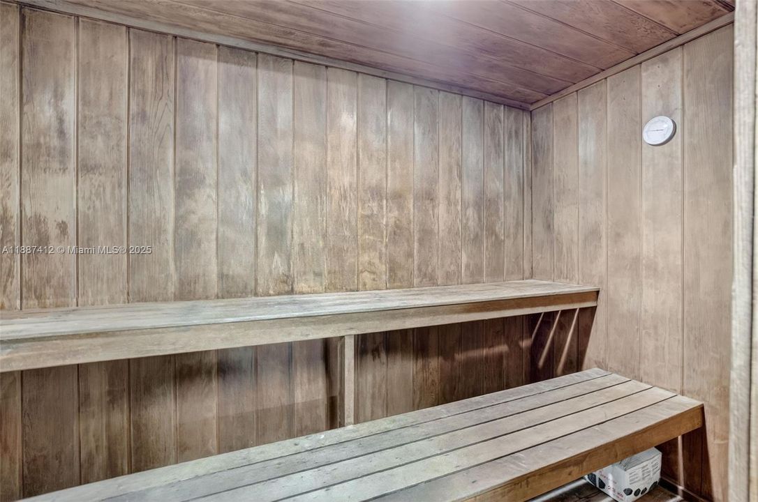 待售: $135,000 (1 贝兹, 1 浴室, 773 平方英尺)