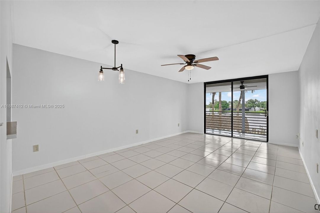 待售: $135,000 (1 贝兹, 1 浴室, 773 平方英尺)