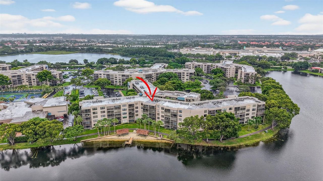 待售: $135,000 (1 贝兹, 1 浴室, 773 平方英尺)